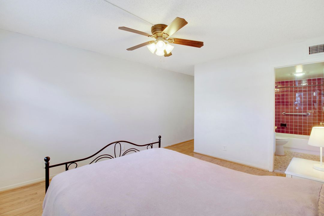 For Sale: $180,000 (2 beds, 2 baths, 986 Square Feet)