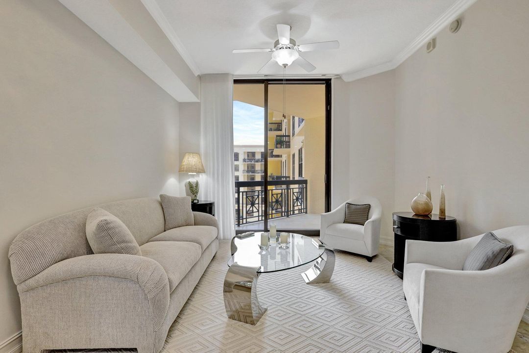 For Sale: $599,000 (1 beds, 1 baths, 786 Square Feet)