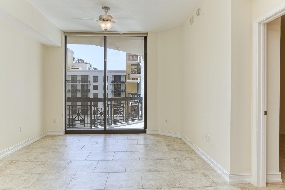 For Sale: $599,000 (1 beds, 1 baths, 786 Square Feet)