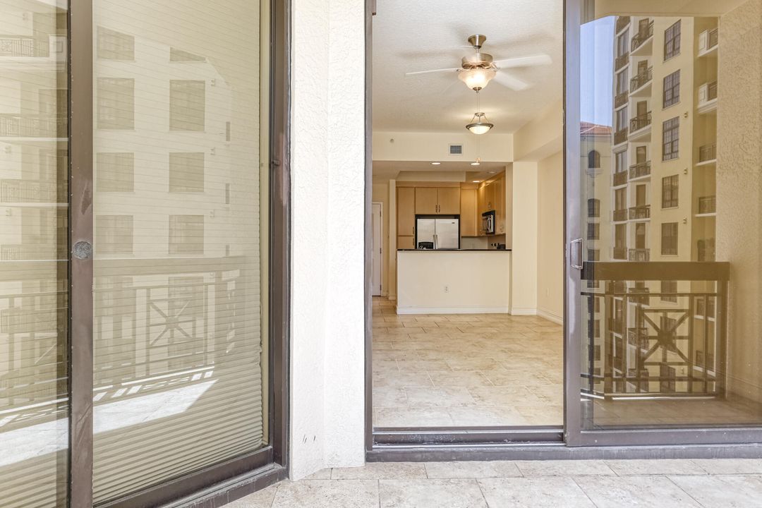 For Sale: $599,000 (1 beds, 1 baths, 786 Square Feet)