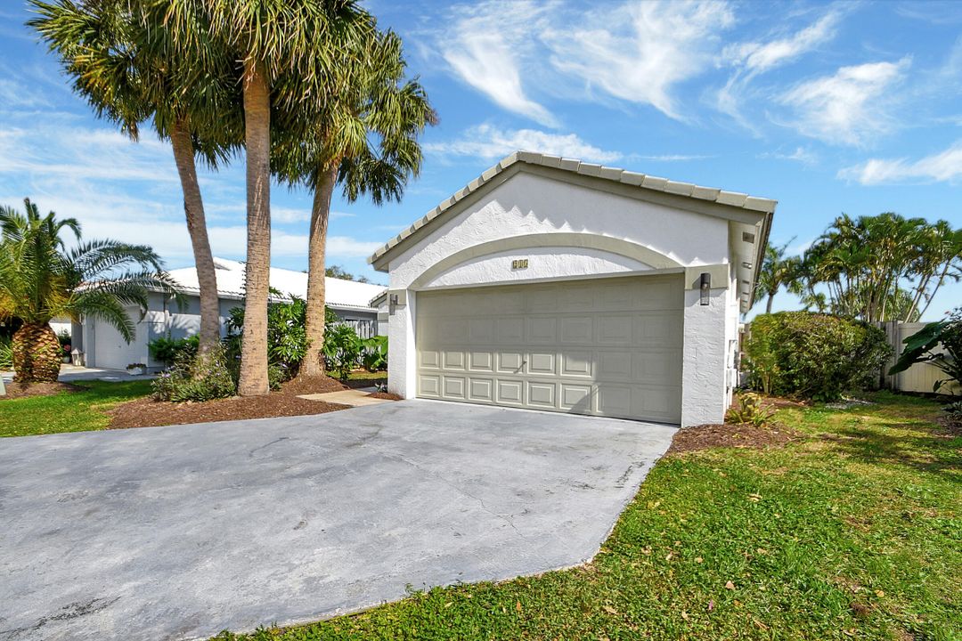 For Sale: $625,000 (3 beds, 2 baths, 1240 Square Feet)