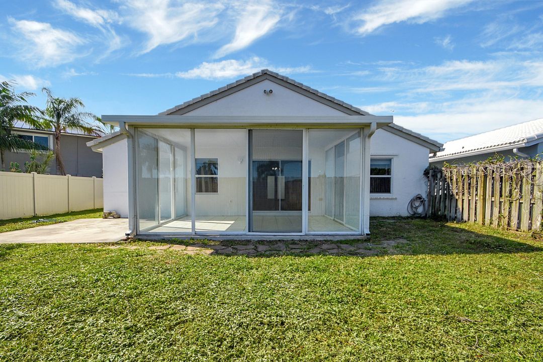 For Sale: $625,000 (3 beds, 2 baths, 1240 Square Feet)