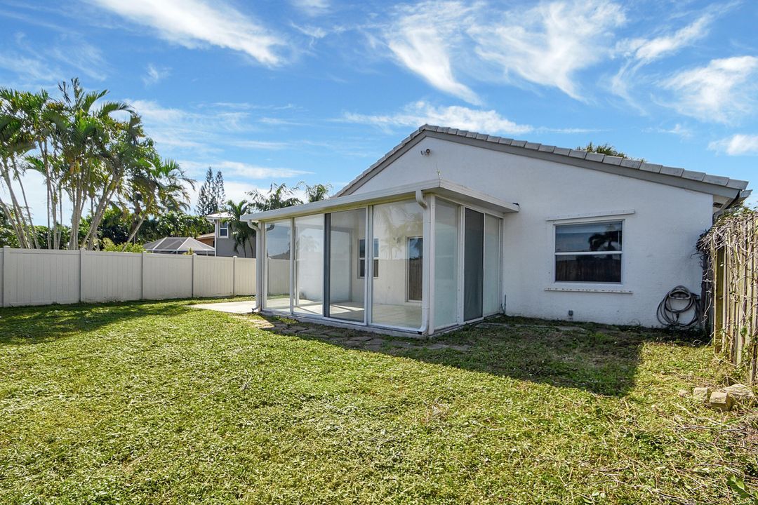 For Sale: $625,000 (3 beds, 2 baths, 1240 Square Feet)