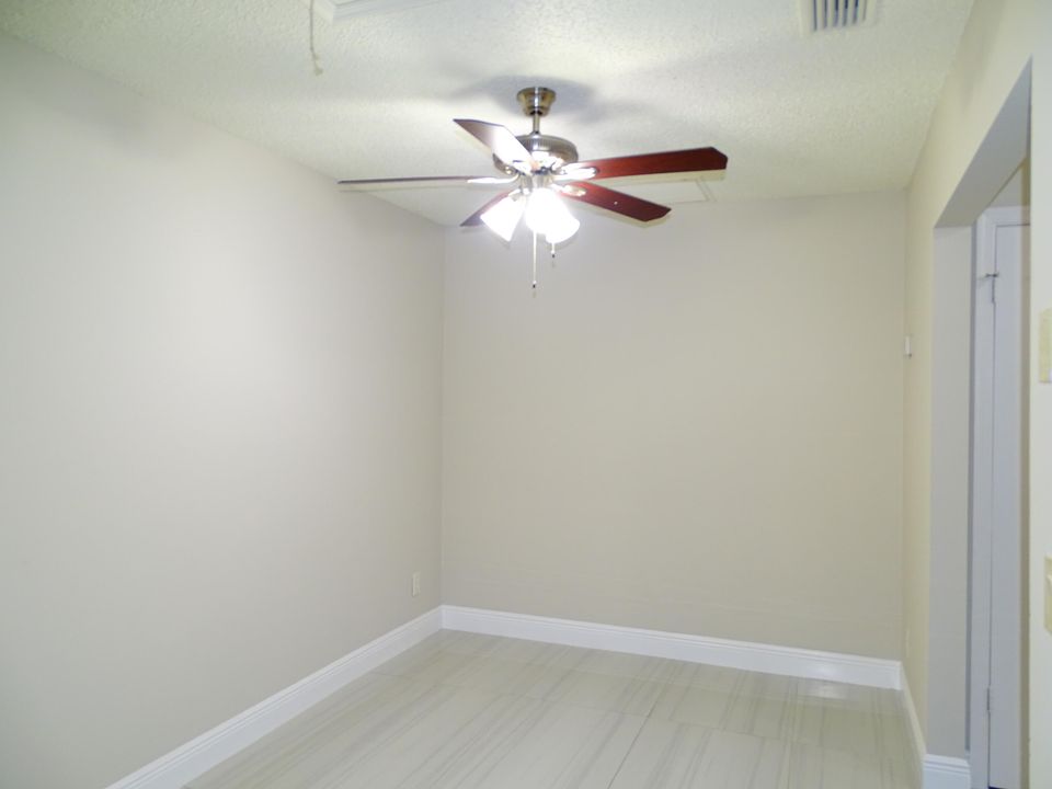 For Sale: $312,000 (2 beds, 2 baths, 1098 Square Feet)