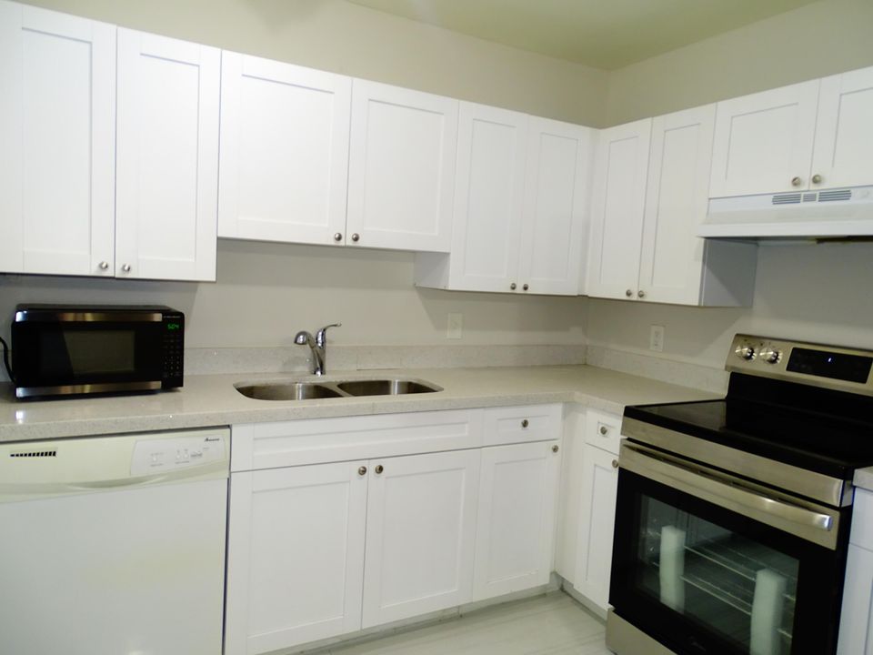 For Sale: $312,000 (2 beds, 2 baths, 1098 Square Feet)