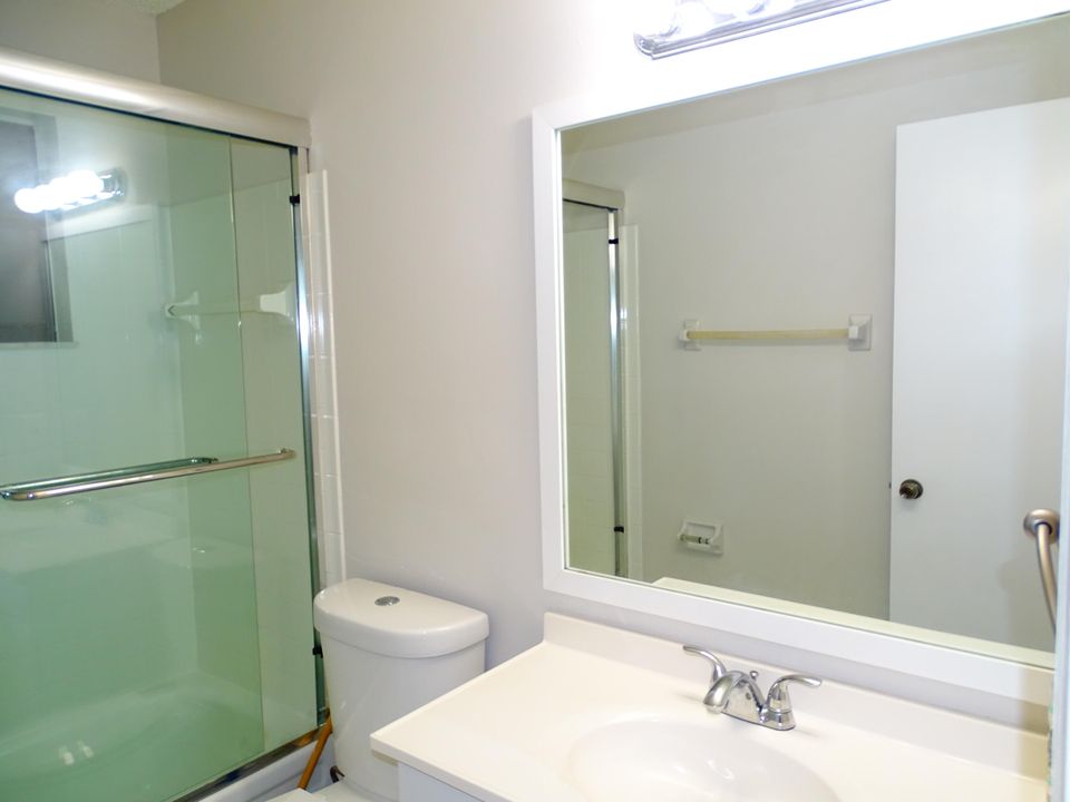 For Sale: $312,000 (2 beds, 2 baths, 1098 Square Feet)