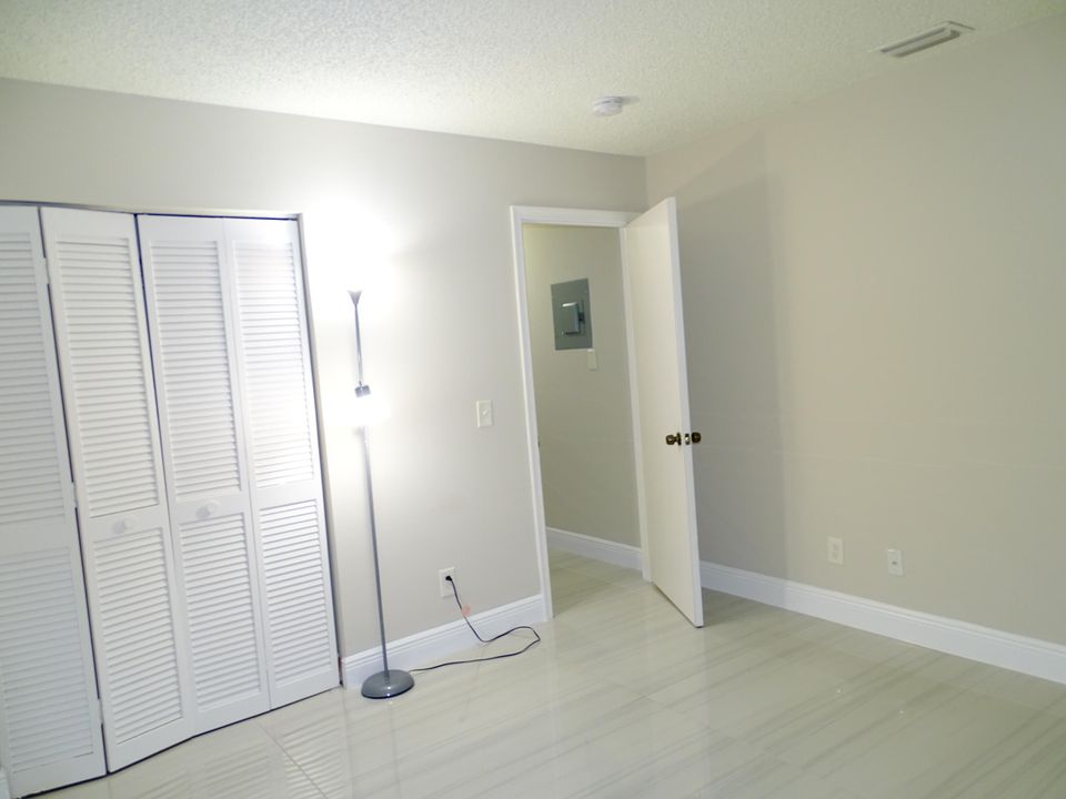 For Sale: $312,000 (2 beds, 2 baths, 1098 Square Feet)