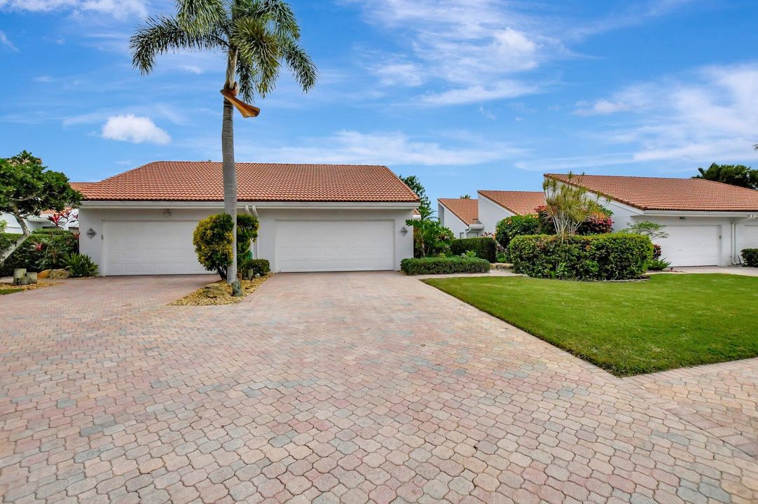 For Sale: $825,000 (3 beds, 2 baths, 1779 Square Feet)