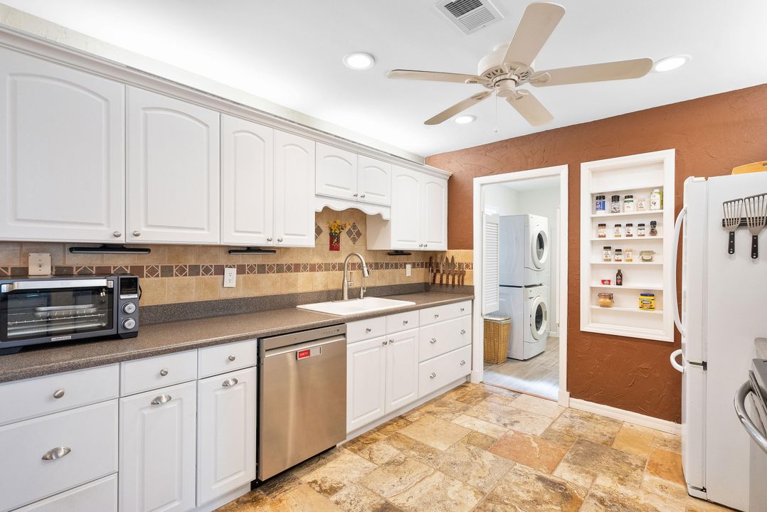 For Sale: $470,000 (3 beds, 2 baths, 1412 Square Feet)