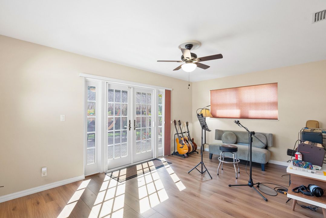 For Sale: $470,000 (3 beds, 2 baths, 1412 Square Feet)