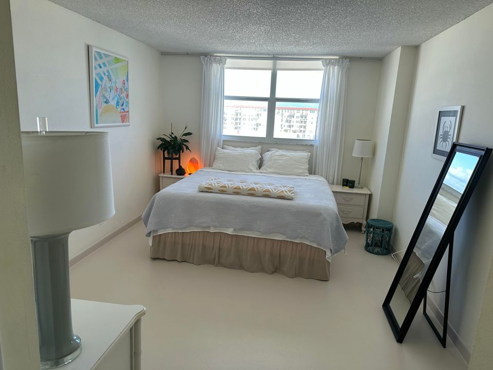 For Rent: $3,300 (1 beds, 1 baths, 785 Square Feet)