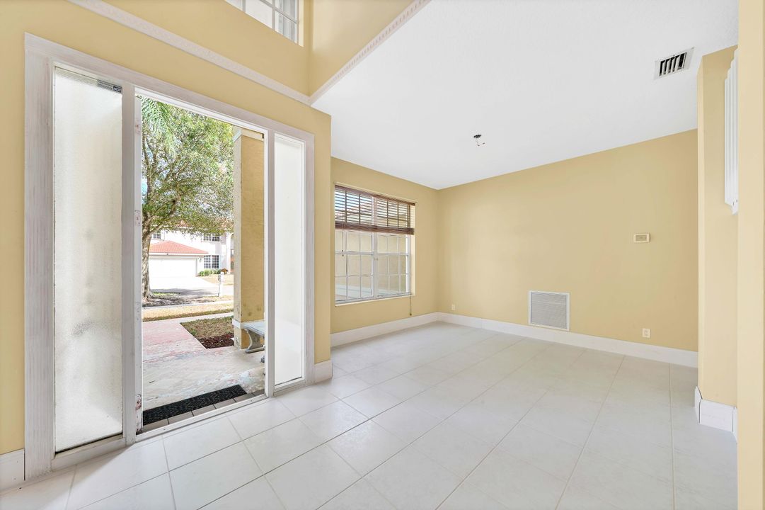 For Sale: $615,000 (4 beds, 2 baths, 2551 Square Feet)