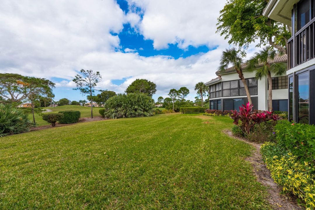 For Sale: $565,000 (2 beds, 2 baths, 1906 Square Feet)