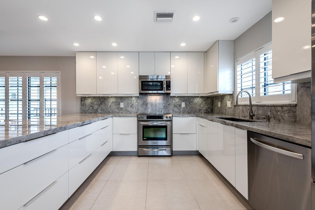 For Sale: $565,000 (2 beds, 2 baths, 1906 Square Feet)