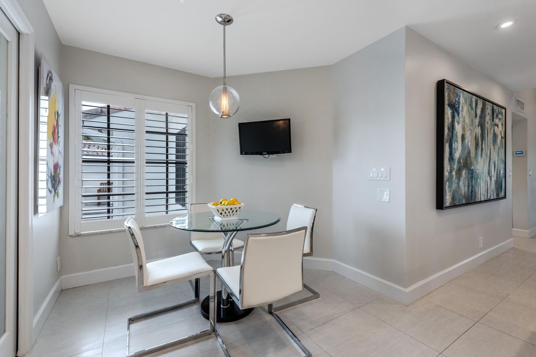 For Sale: $565,000 (2 beds, 2 baths, 1906 Square Feet)