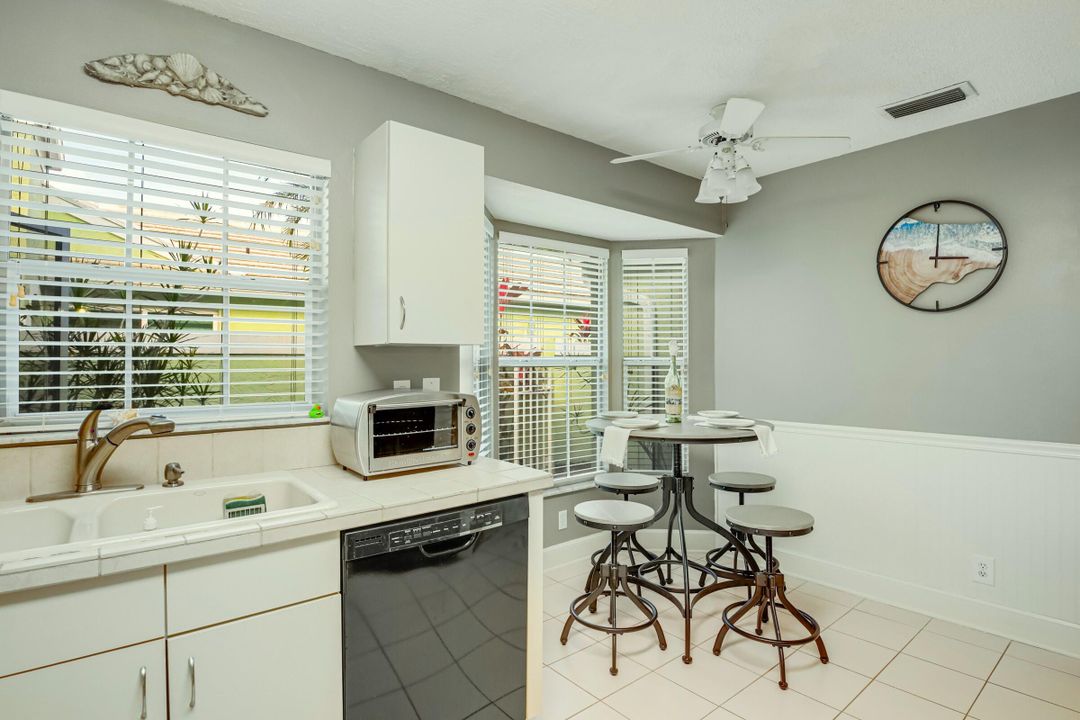 For Sale: $520,000 (3 beds, 2 baths, 1599 Square Feet)