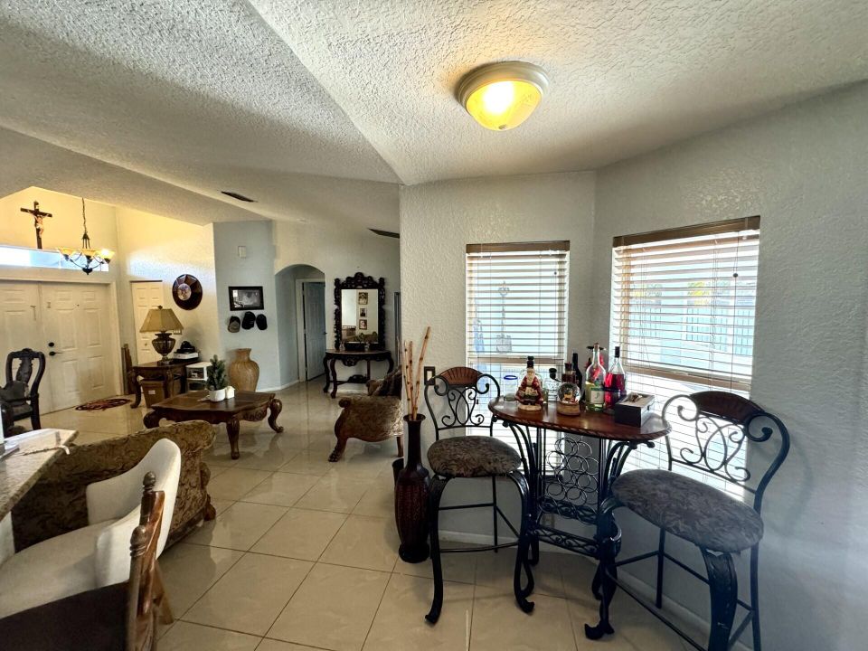 For Sale: $479,900 (4 beds, 2 baths, 2006 Square Feet)