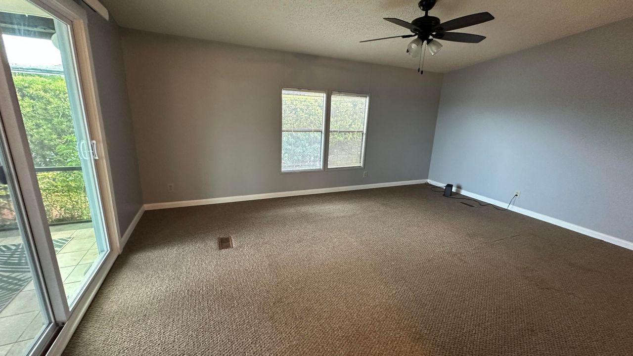 For Sale: $230,600 (2 beds, 2 baths, 1008 Square Feet)