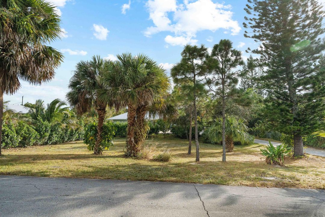 For Sale: $675,000 (3 beds, 2 baths, 1403 Square Feet)