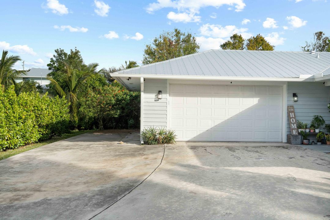 For Sale: $675,000 (3 beds, 2 baths, 1403 Square Feet)