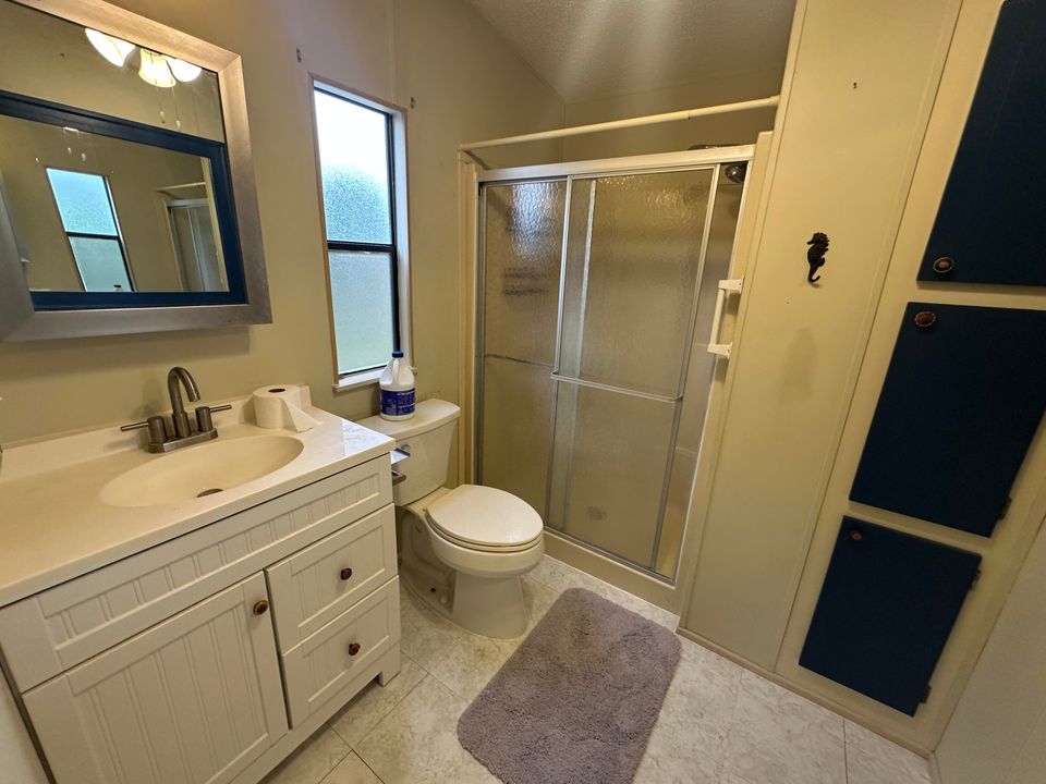 For Sale: $230,600 (2 beds, 2 baths, 1008 Square Feet)