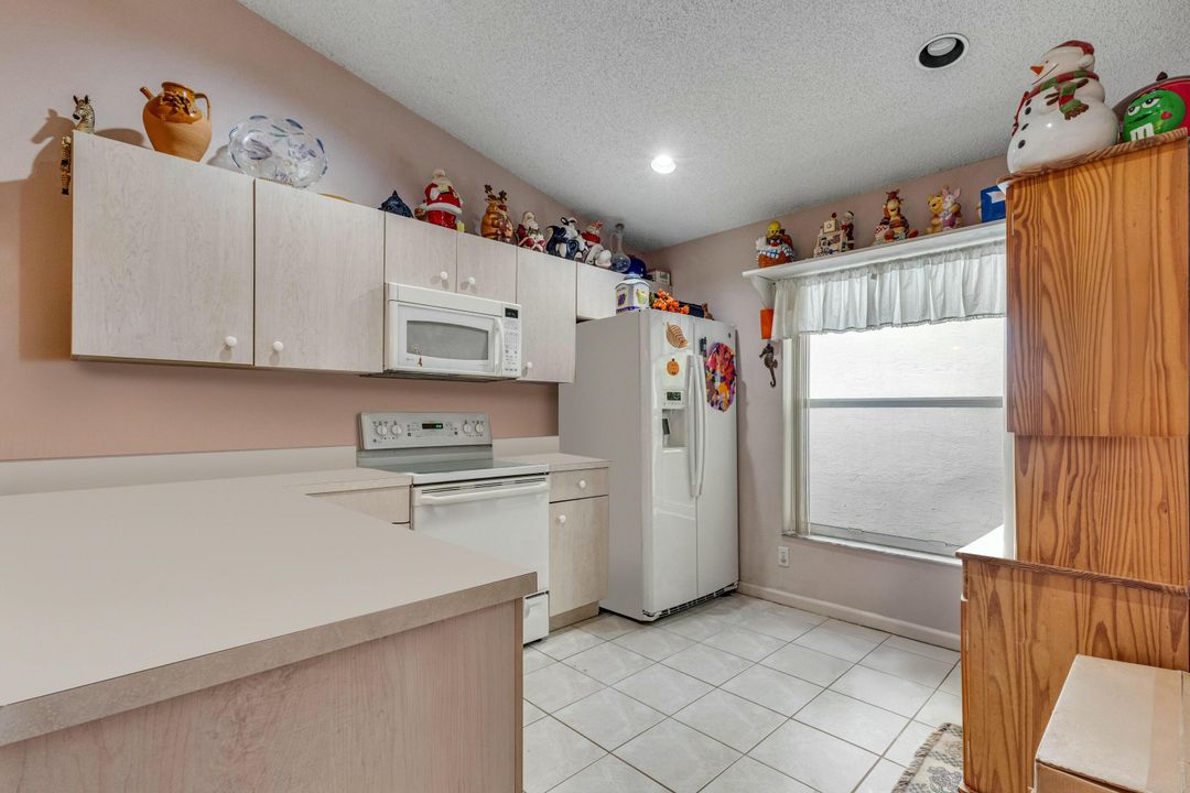 For Sale: $430,000 (3 beds, 2 baths, 1221 Square Feet)