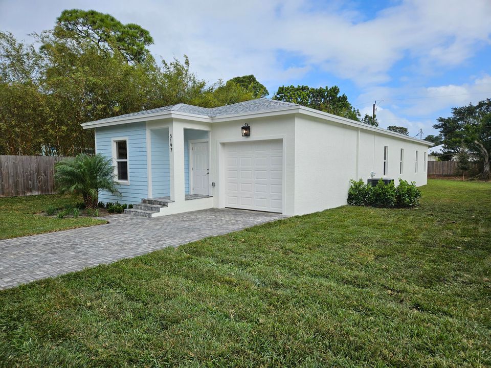 For Sale: $475,000 (3 beds, 2 baths, 1588 Square Feet)