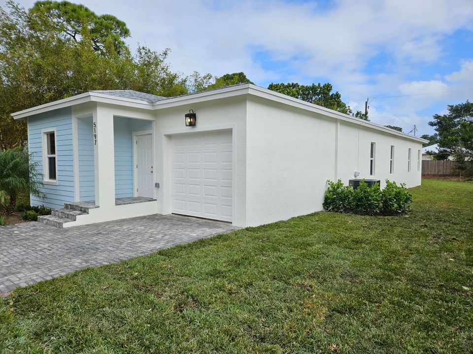 For Sale: $475,000 (3 beds, 2 baths, 1588 Square Feet)