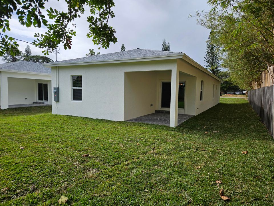 For Sale: $475,000 (3 beds, 2 baths, 1588 Square Feet)