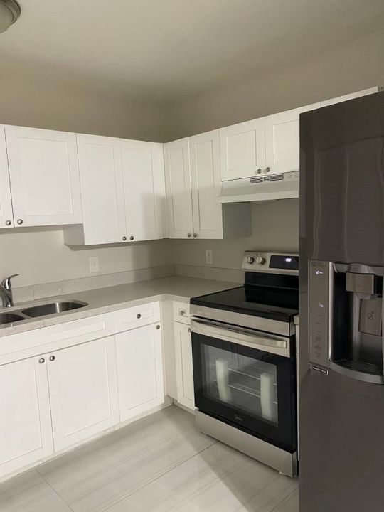 For Sale: $312,000 (2 beds, 2 baths, 1098 Square Feet)