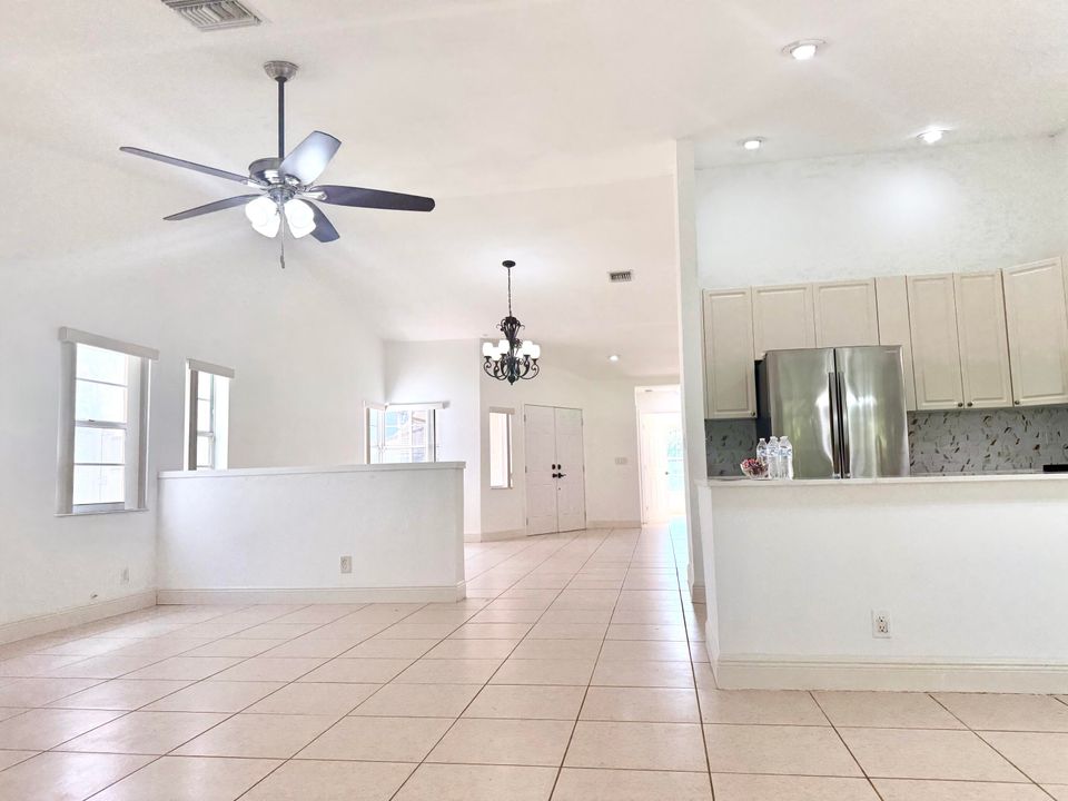 For Rent: $3,500 (3 beds, 2 baths, 1922 Square Feet)