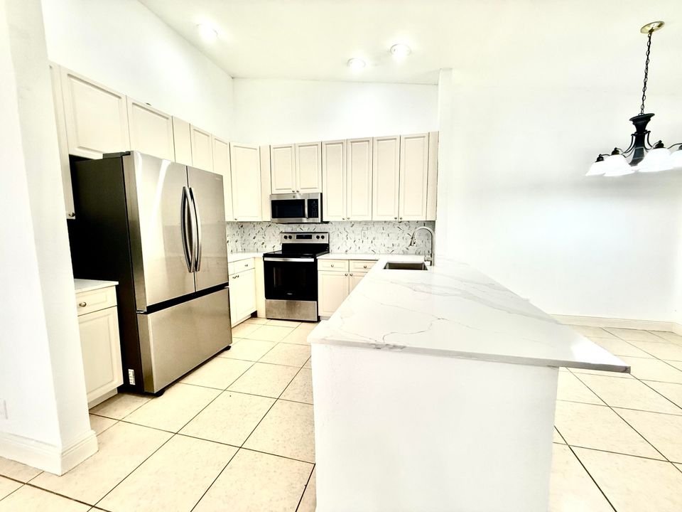 For Rent: $3,500 (3 beds, 2 baths, 1922 Square Feet)