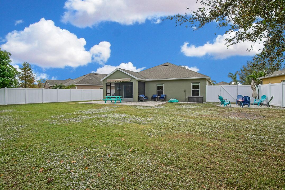 For Sale: $409,900 (3 beds, 2 baths, 1962 Square Feet)