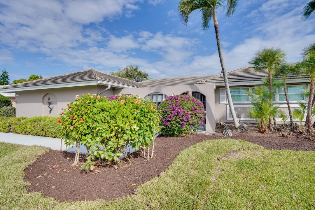 For Sale: $695,000 (3 beds, 2 baths, 1966 Square Feet)