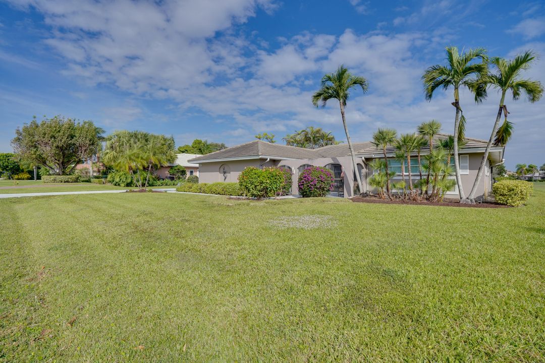 For Sale: $695,000 (3 beds, 2 baths, 1966 Square Feet)