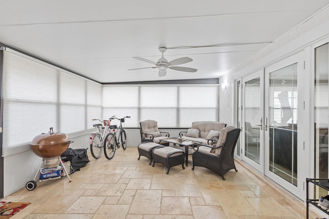 For Sale: $285,000 (2 beds, 2 baths, 1384 Square Feet)