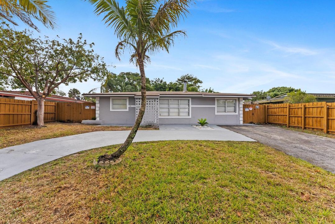 For Sale: $525,000 (3 beds, 2 baths, 1215 Square Feet)