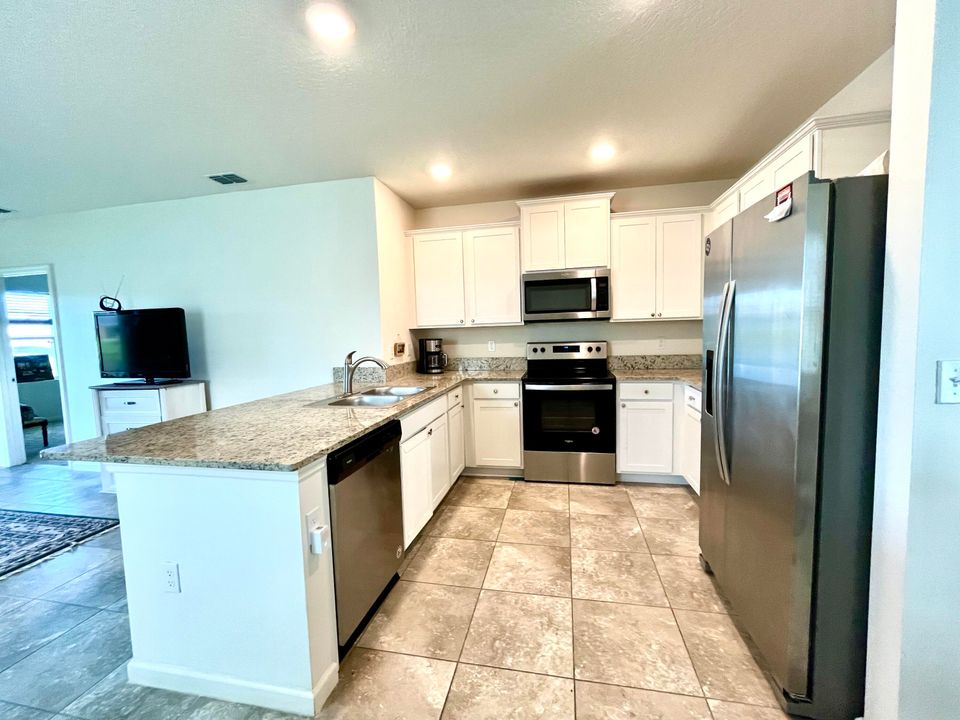 For Rent: $2,600 (3 beds, 2 baths, 1504 Square Feet)