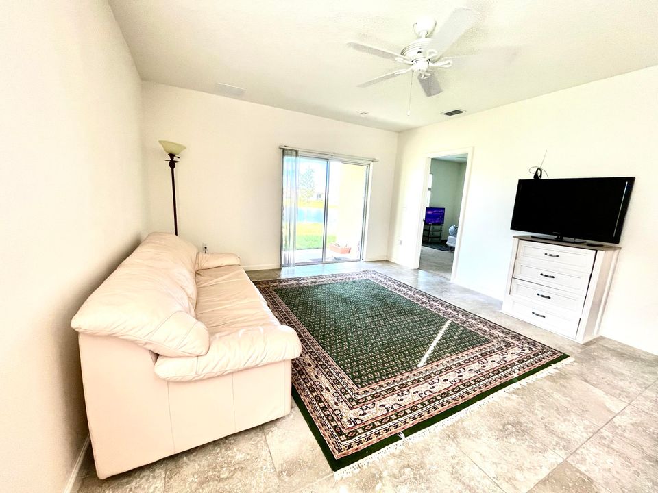 For Rent: $2,600 (3 beds, 2 baths, 1504 Square Feet)