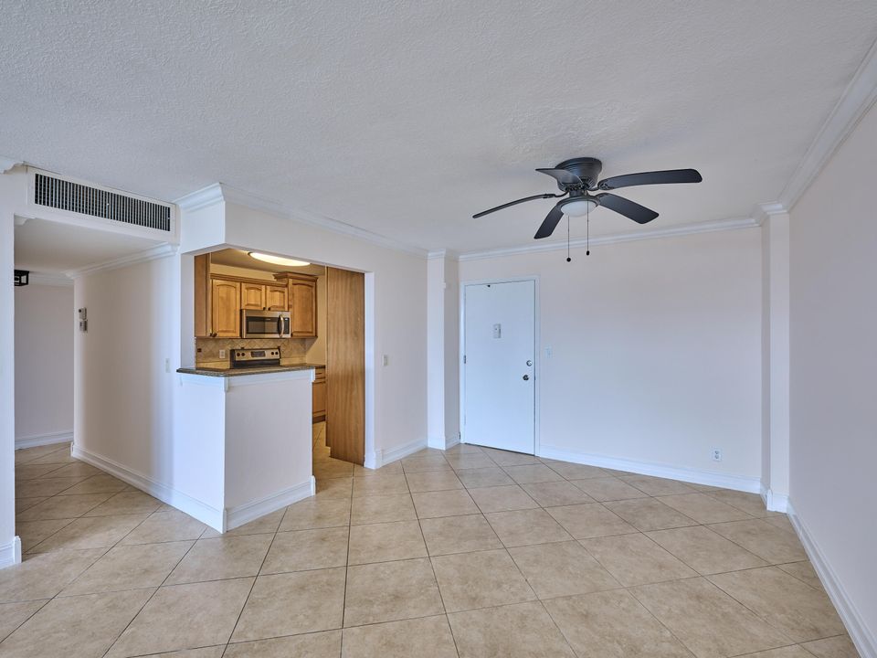 For Sale: $599,900 (2 beds, 2 baths, 1200 Square Feet)