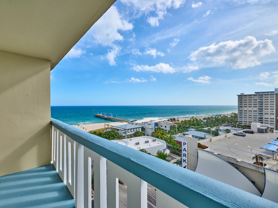 For Sale: $599,900 (2 beds, 2 baths, 1200 Square Feet)