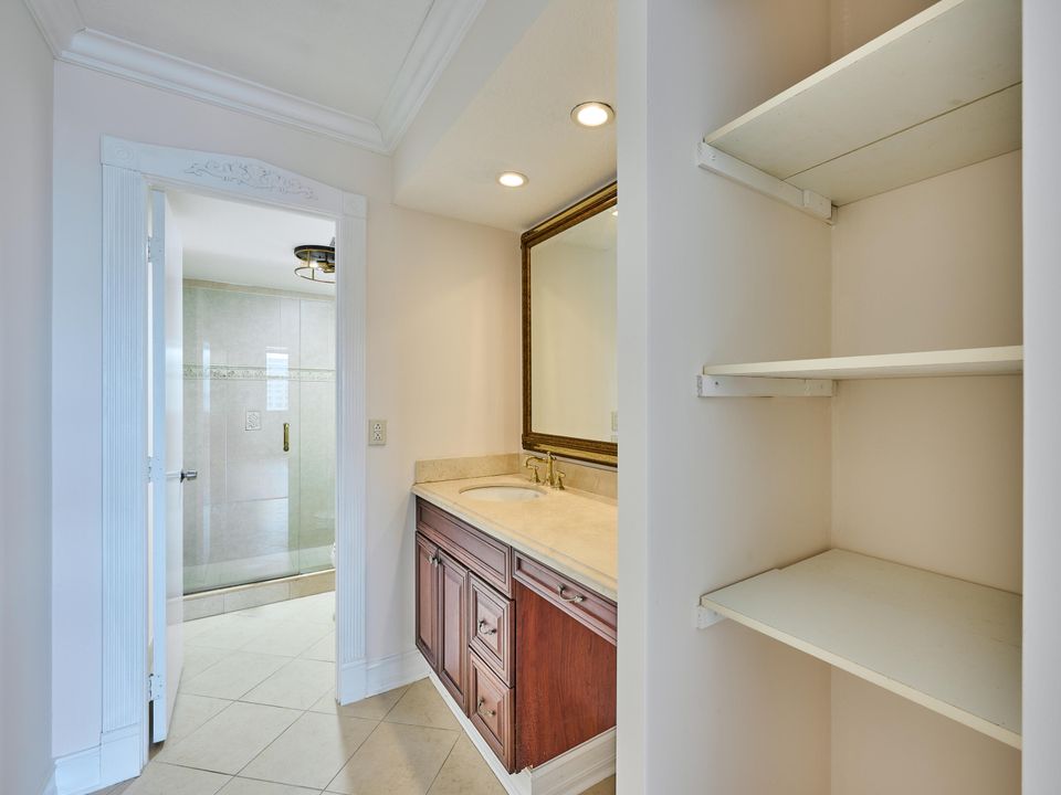 For Sale: $599,900 (2 beds, 2 baths, 1200 Square Feet)