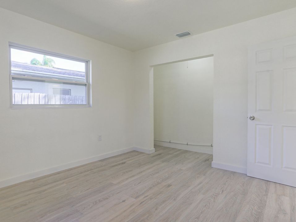 For Sale: $388,000 (2 beds, 2 baths, 1185 Square Feet)