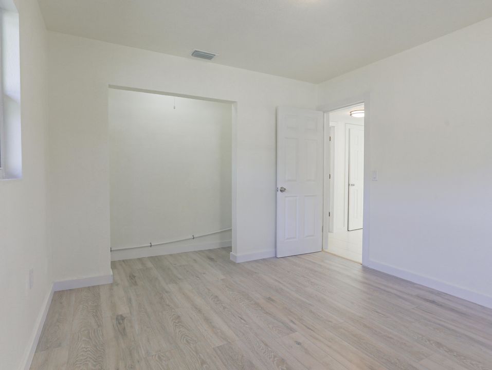 For Sale: $388,000 (2 beds, 2 baths, 1185 Square Feet)