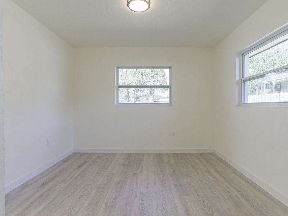 For Sale: $388,000 (2 beds, 2 baths, 1185 Square Feet)