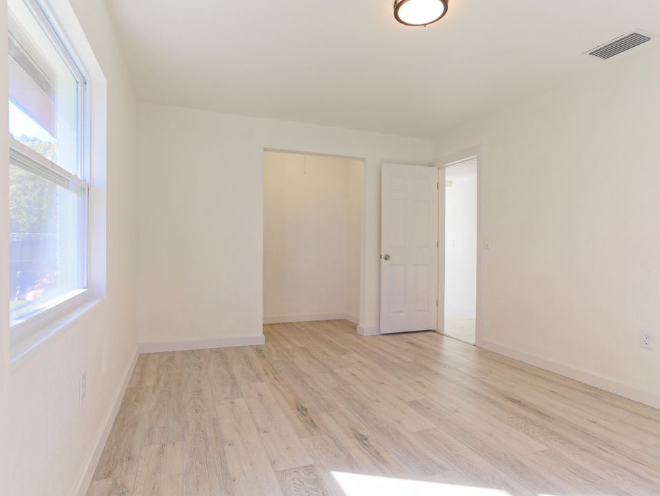 For Sale: $388,000 (2 beds, 2 baths, 1185 Square Feet)