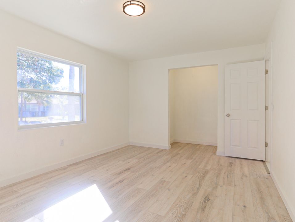 For Sale: $388,000 (2 beds, 2 baths, 1185 Square Feet)