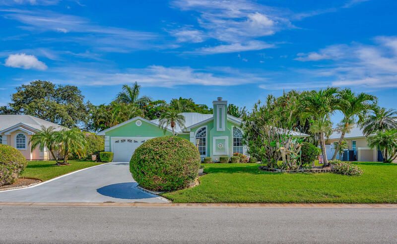 For Sale: $475,000 (3 beds, 2 baths, 1957 Square Feet)