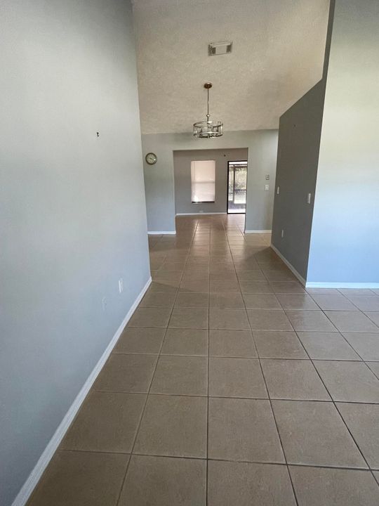 For Rent: $2,400 (2 beds, 2 baths, 1427 Square Feet)