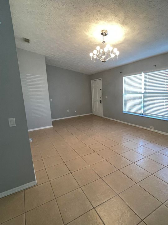 For Rent: $2,400 (2 beds, 2 baths, 1427 Square Feet)